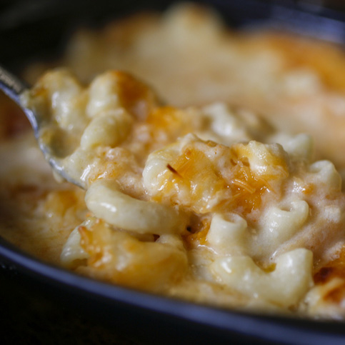 Creamy white cheddar mac n cheese.